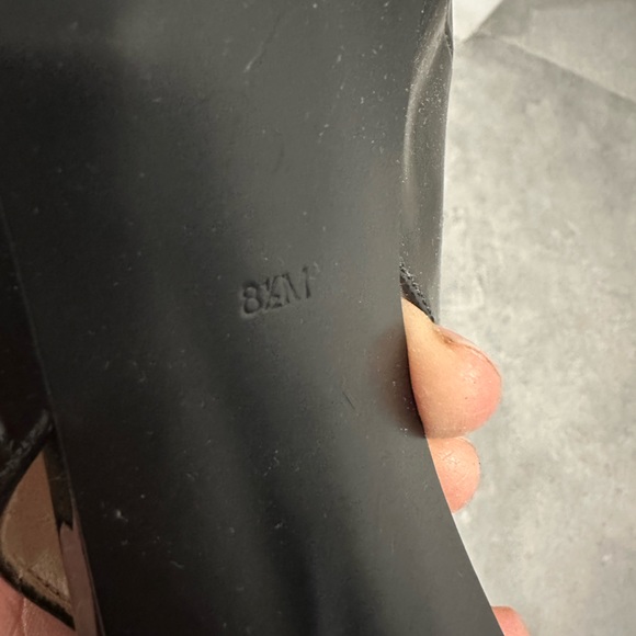 Guess - Picture 4 of 6